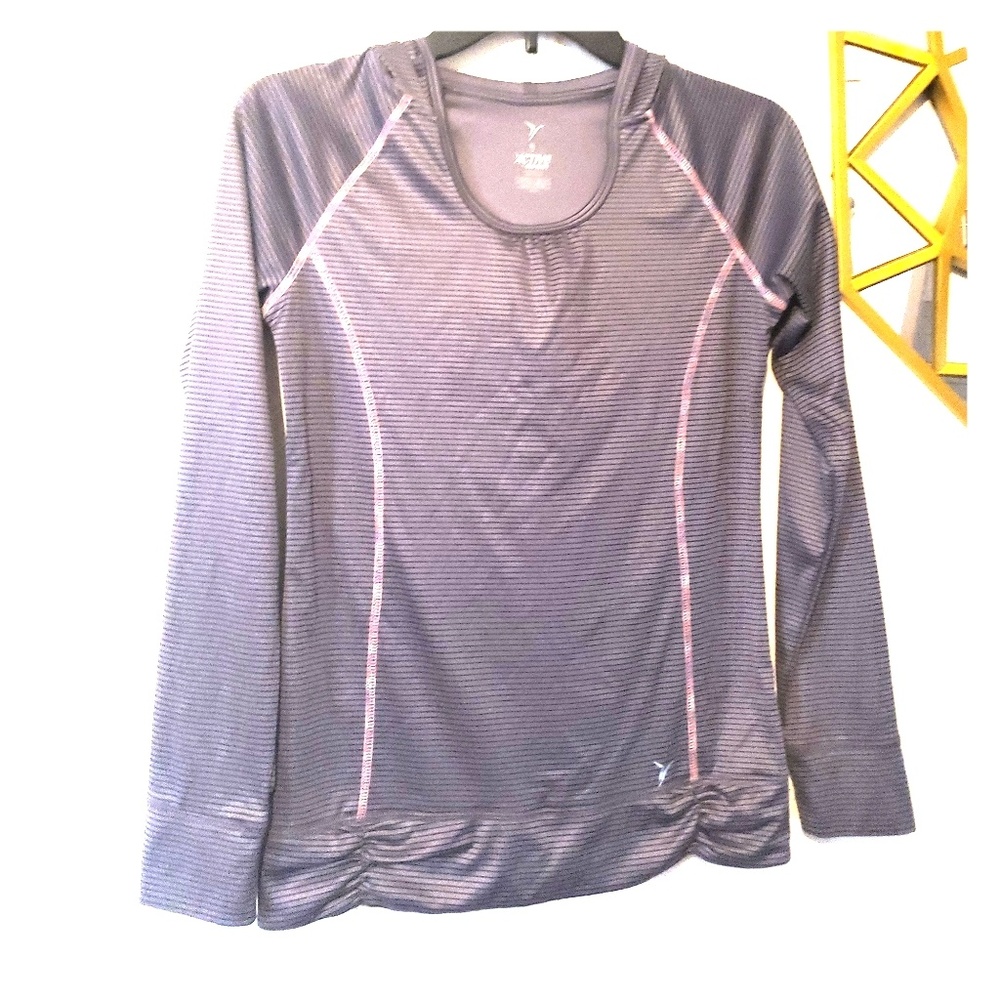 Athletic shirt